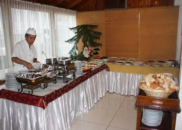 Saadet Hotell 3*