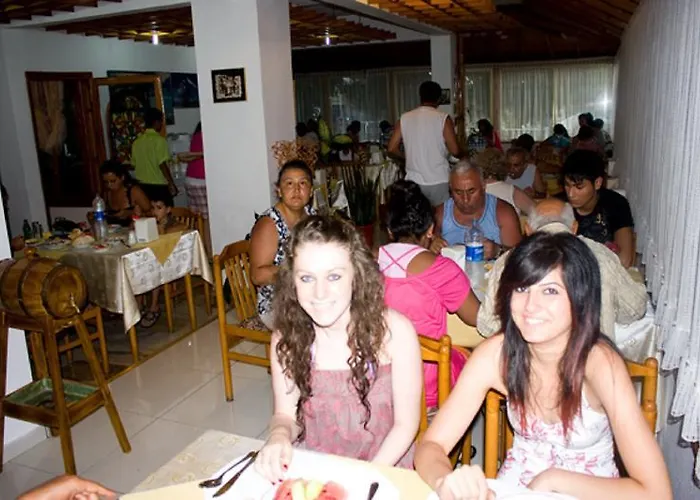 Saadet Hotell