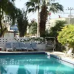 Saadet Hotel 3*